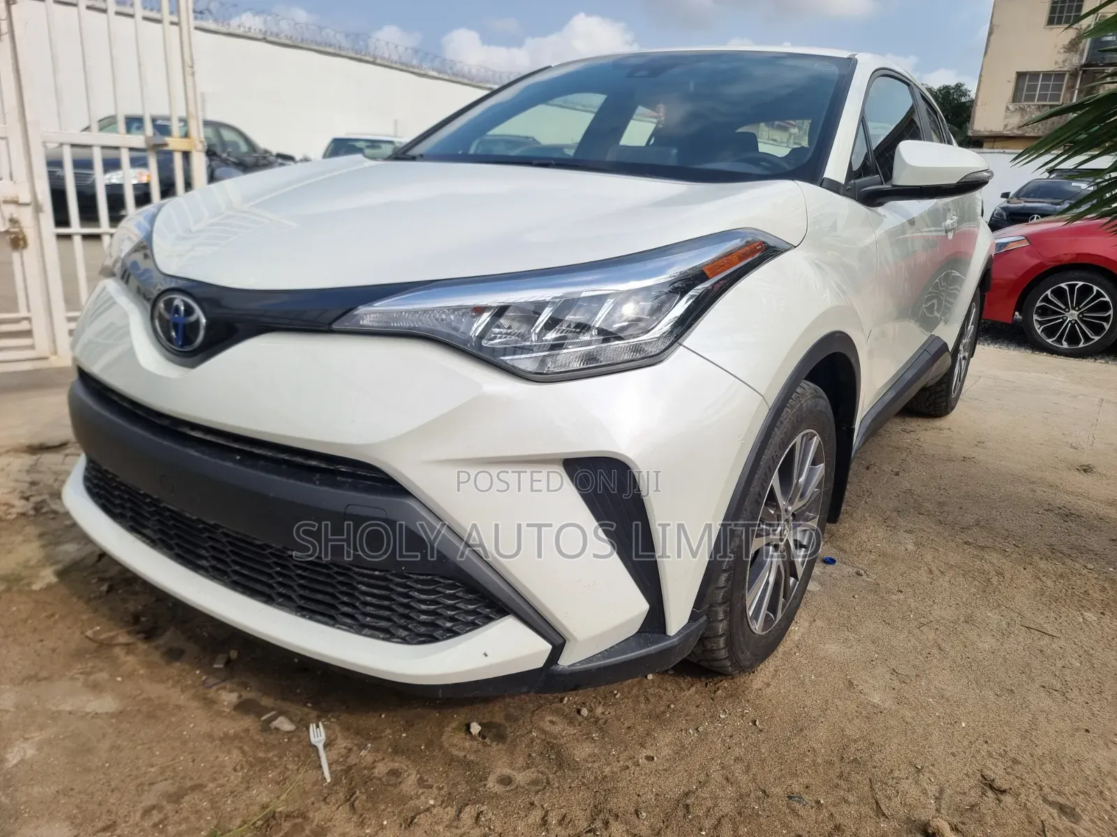 Toyota C-HR XLE FWD 2020 White