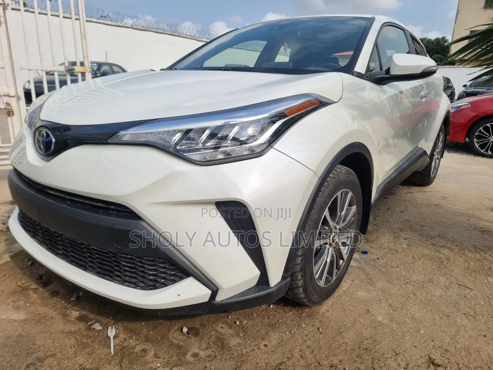 Toyota C-HR XLE FWD 2020 White