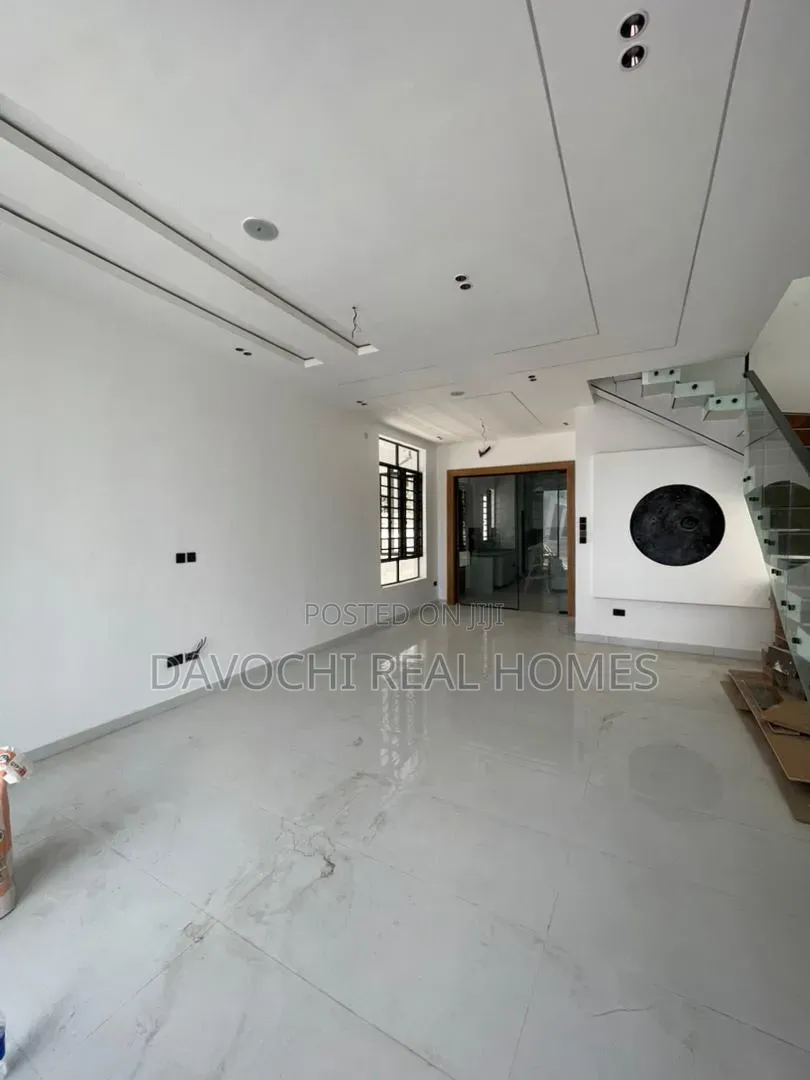 4bdrm Duplex in Lekki Phase 1 for sale