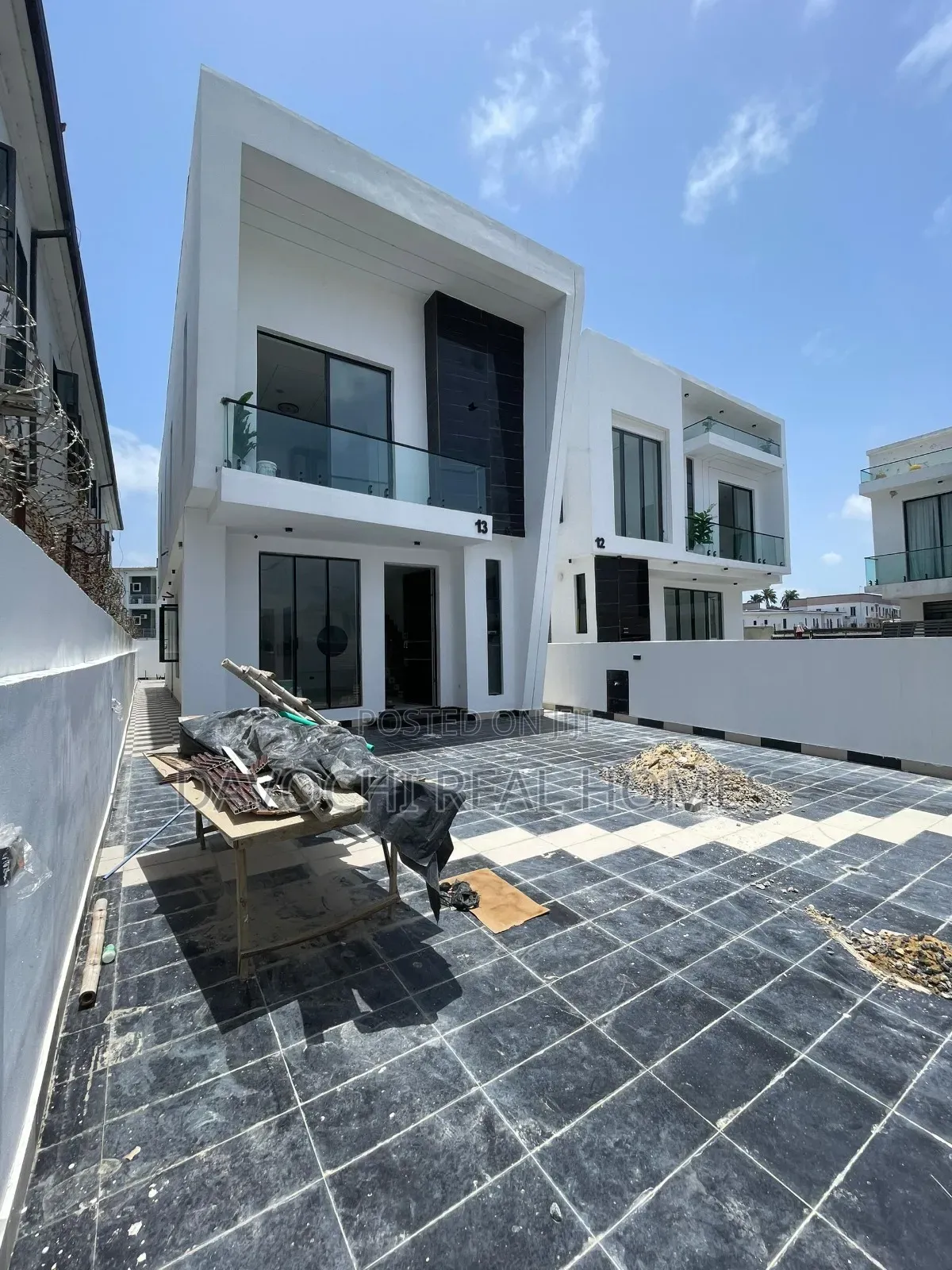 4bdrm Duplex in Lekki Phase 1 for sale