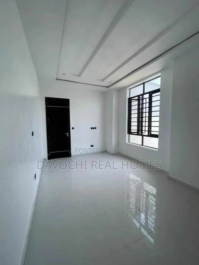 4bdrm Duplex in Lekki Phase 1 for sale