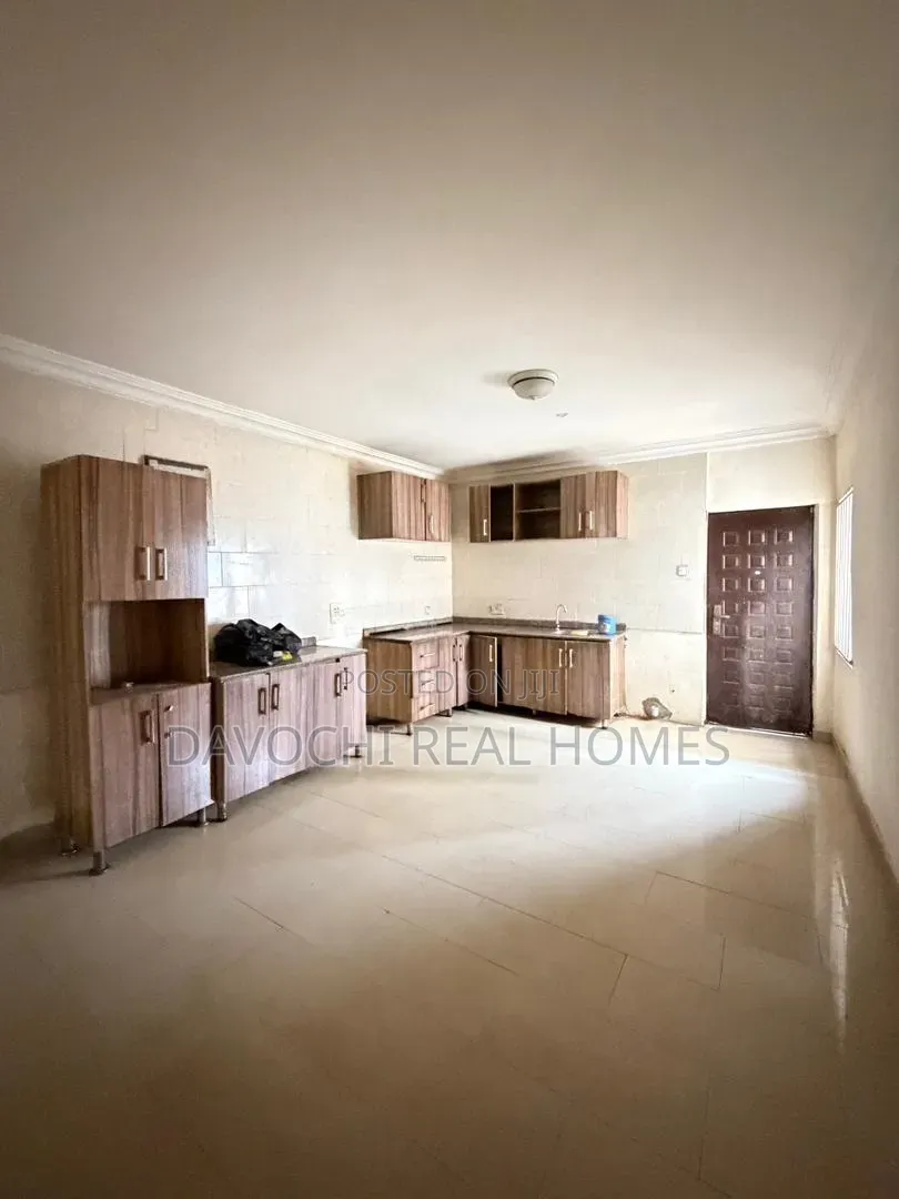 4bdrm Duplex in Ikota for sale