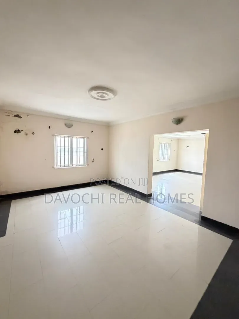 4bdrm Duplex in Ikota for sale