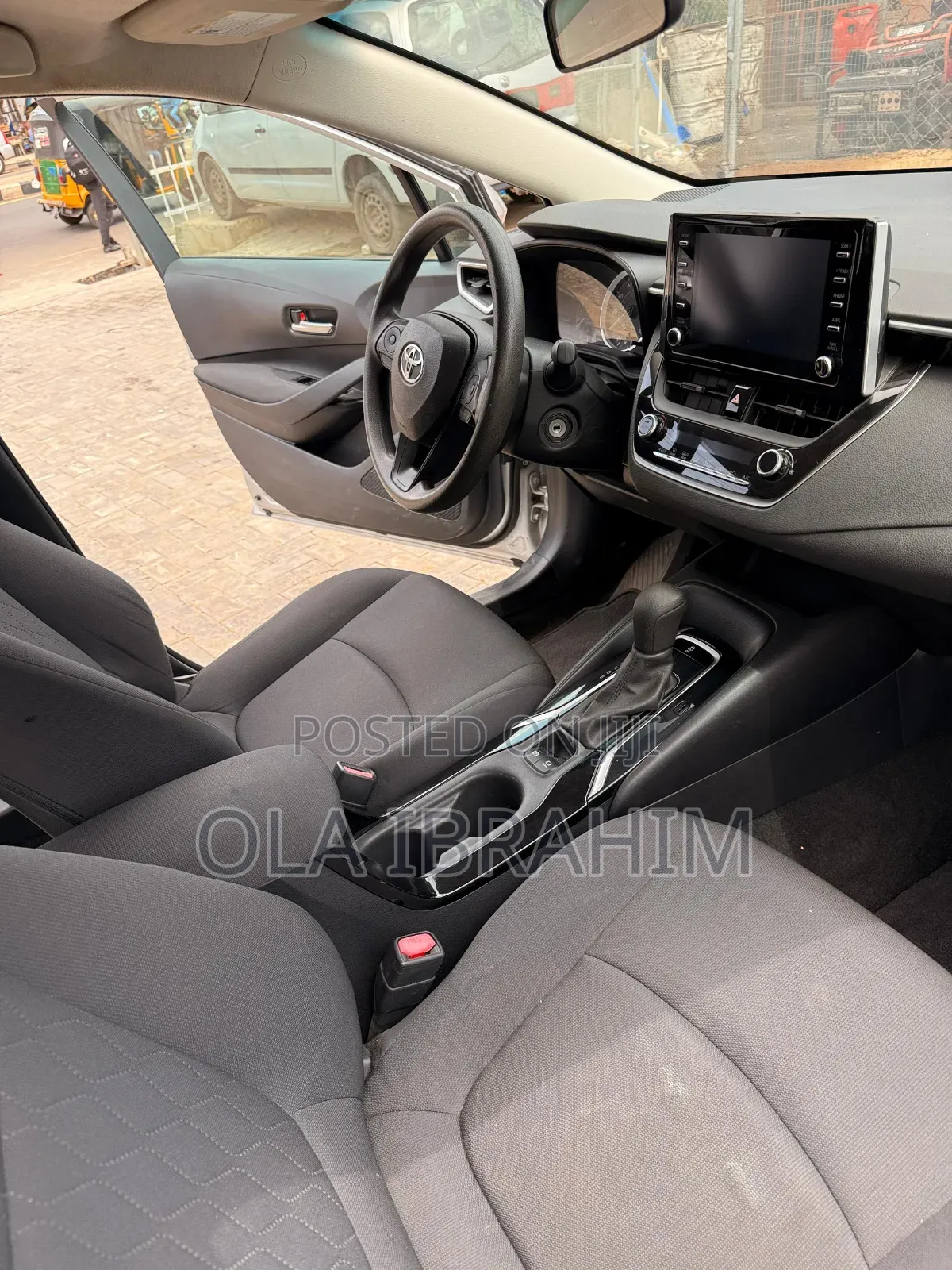 Toyota Corolla L 2021 Silver