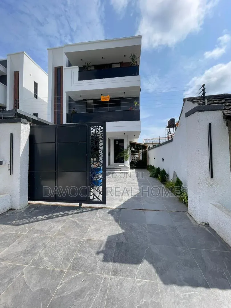 5bdrm Duplex in Lekki Phase 1 for sale