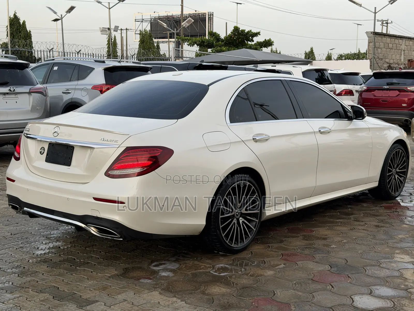 Mercedes-Benz C300 Luxury 4matic Sedan AWD (2.0L 4cyl 7A) 2017 White