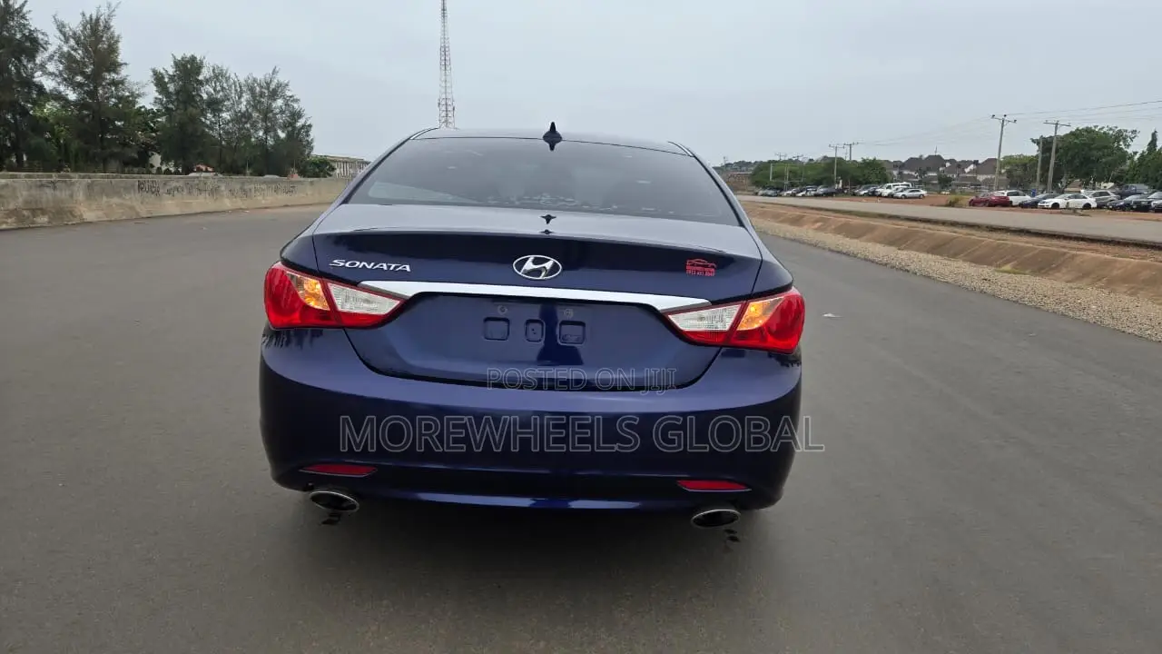 Hyundai Sonata SE Sedan FWD (2.4L 4cyl 6A) 2012 Blue