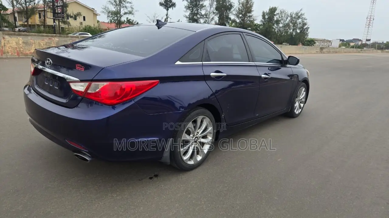 Hyundai Sonata SE Sedan FWD (2.4L 4cyl 6A) 2012 Blue