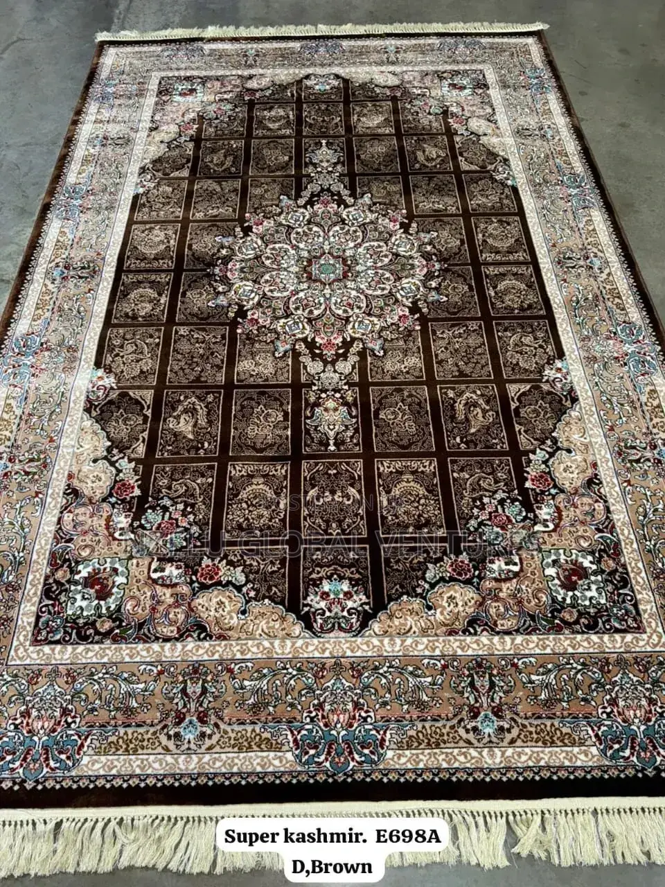 Elegant Centre Rug - Soft Durable for Living Room