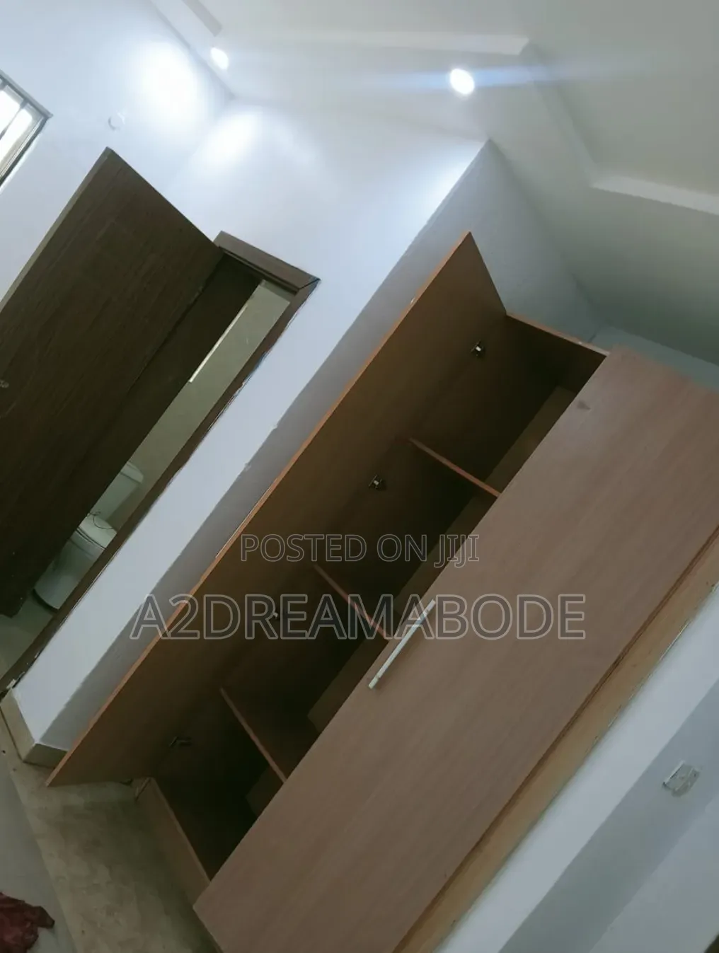3bdrm Apartment in Magodo Phase 1 for rent