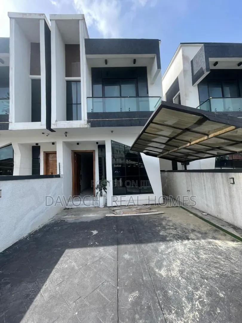 4bdrm Duplex in Lekki Phase 1 for sale