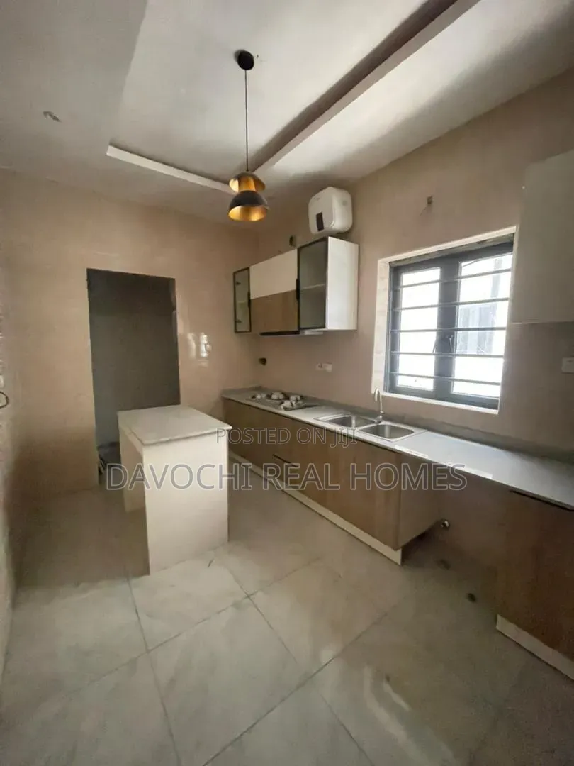 4bdrm Duplex in Lekki Phase 1 for sale
