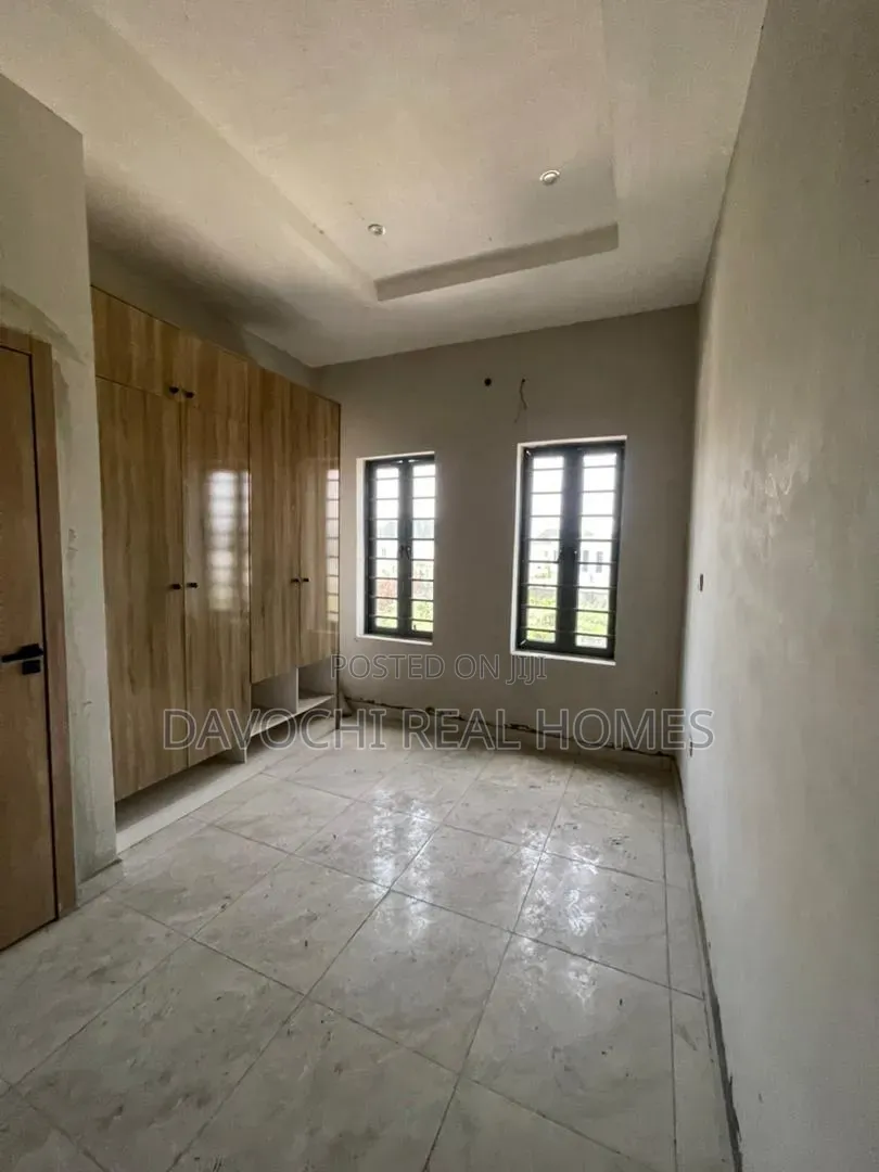4bdrm Duplex in Lekki Phase 1 for sale