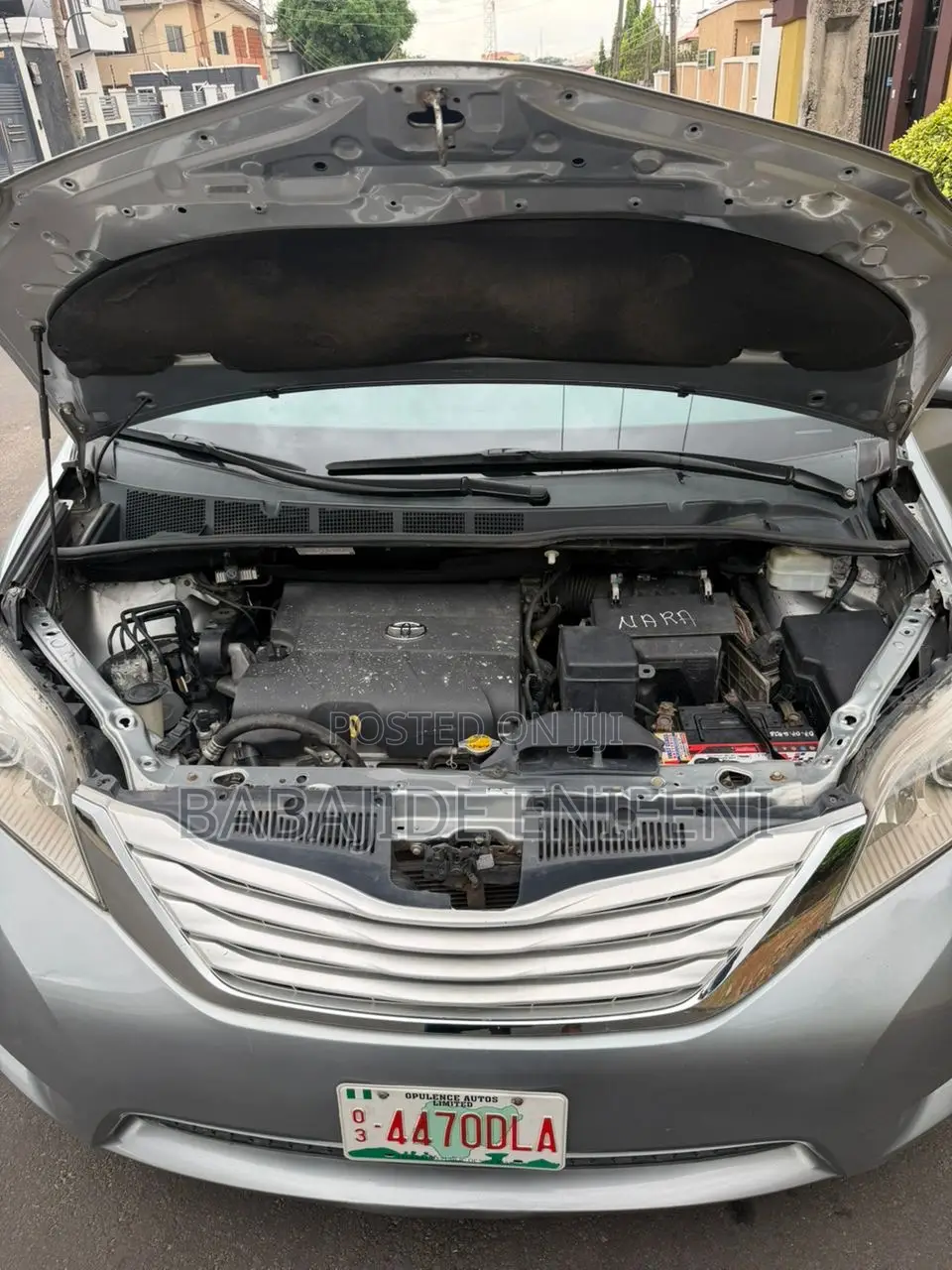 Toyota Sienna LE 7-Passenger 4dr Minivan AWD (3.5L 6cyl 6A) 2015 Gray