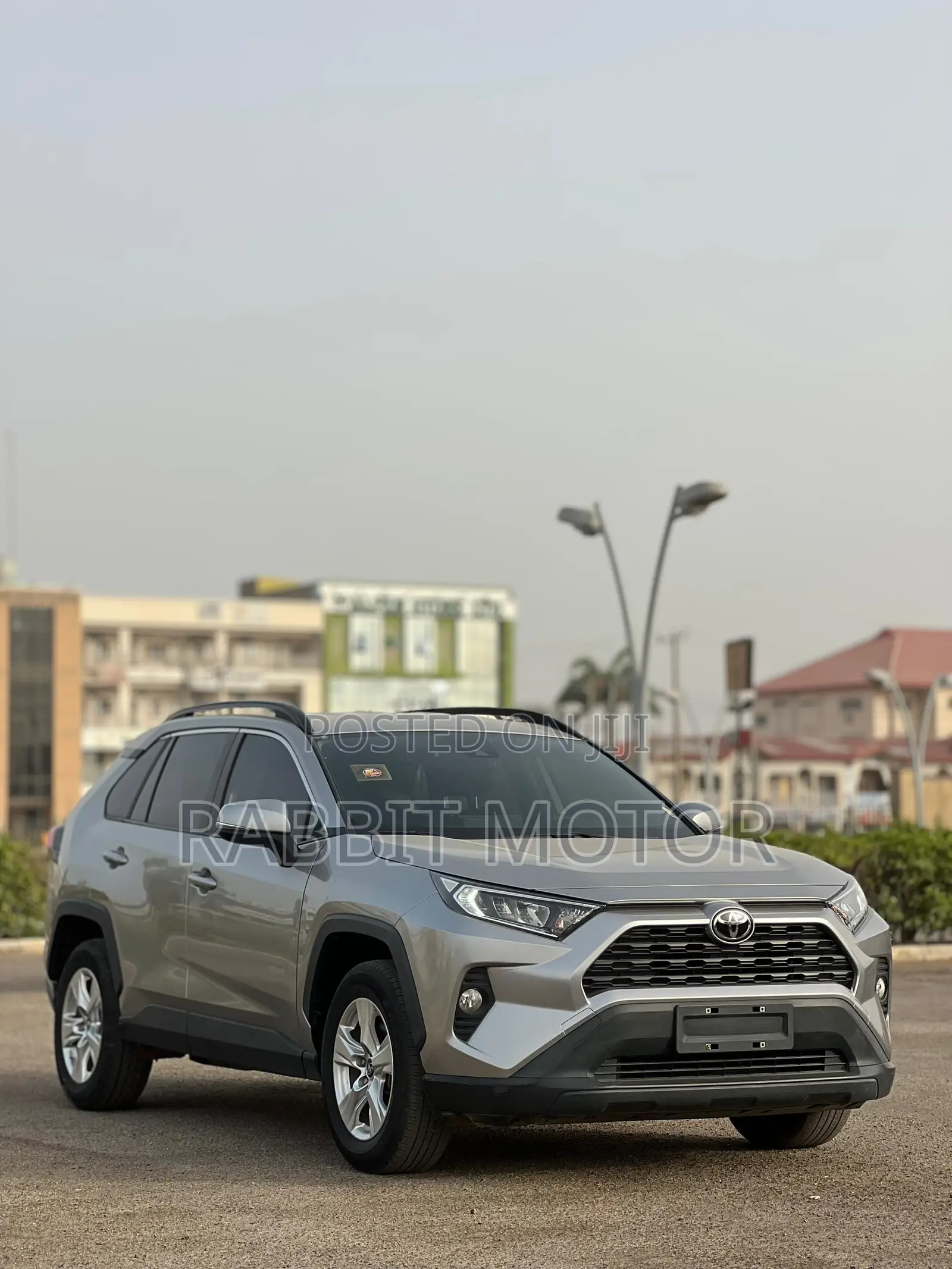 Toyota RAV4 2021 Silver