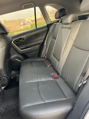 Toyota RAV4 2021 Silver