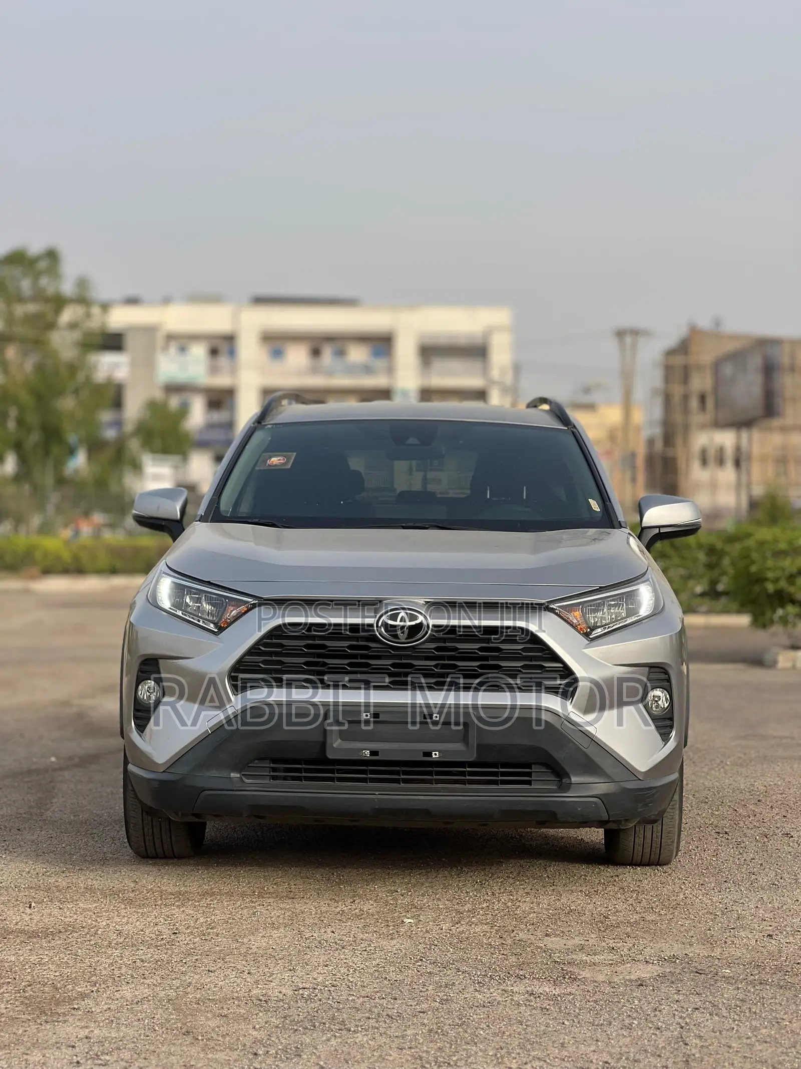 Toyota RAV4 2021 Silver
