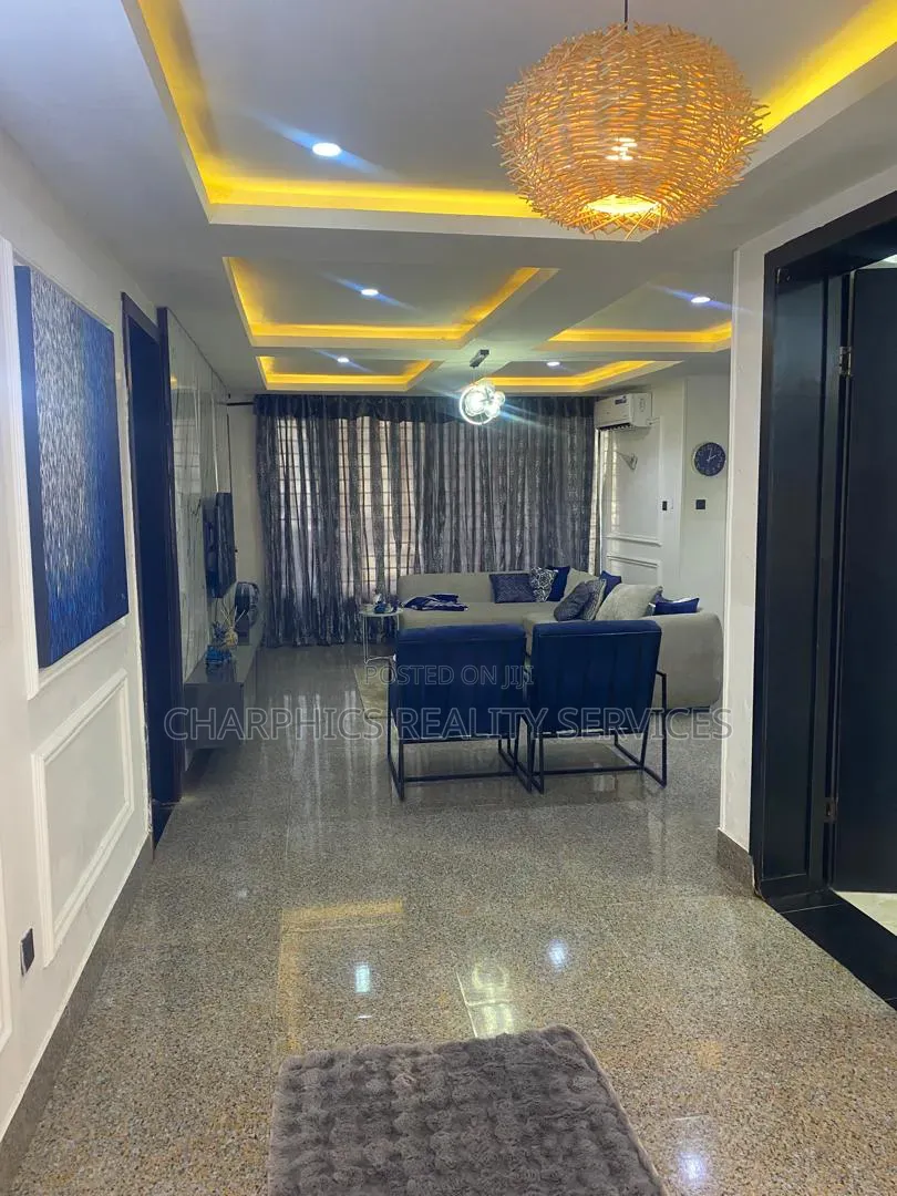 3bdrm Apartment in Lekki Phase 1 for rent