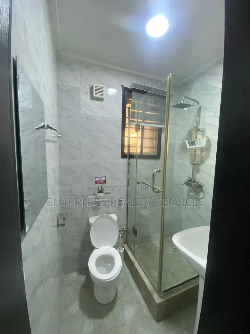 3bdrm Apartment in Lekki Phase 1 for rent