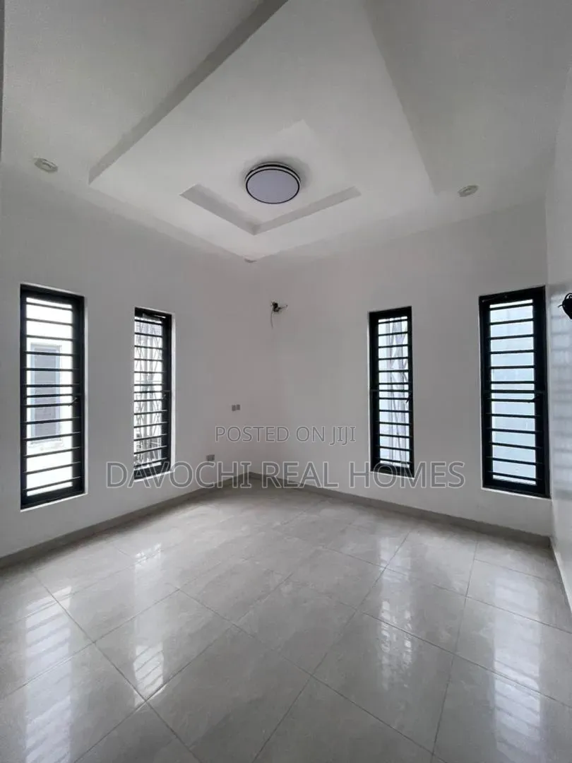 4bdrm Duplex in Ikota for sale