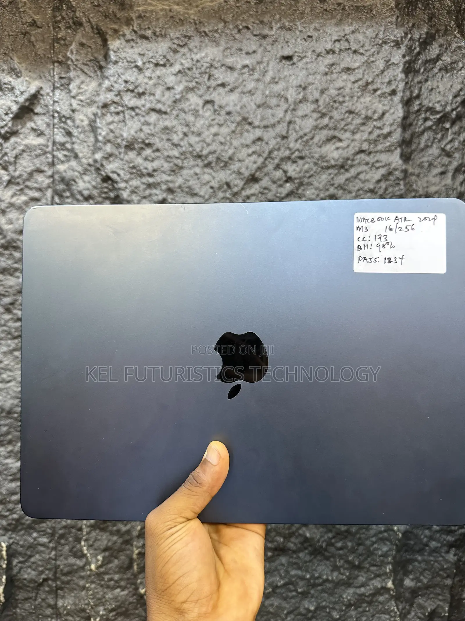 Laptop Apple MacBook Air 2024 M3 16GB Apple M3 SSD 256GB