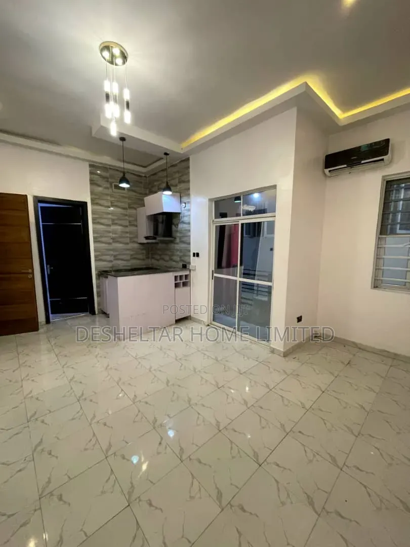 1bdrm Room & Parlour in Casa Massa 2, New, Chevron for rent