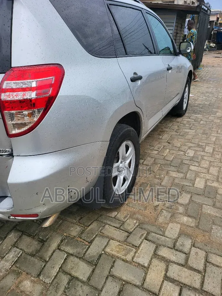 Toyota RAV4 2009 Silver
