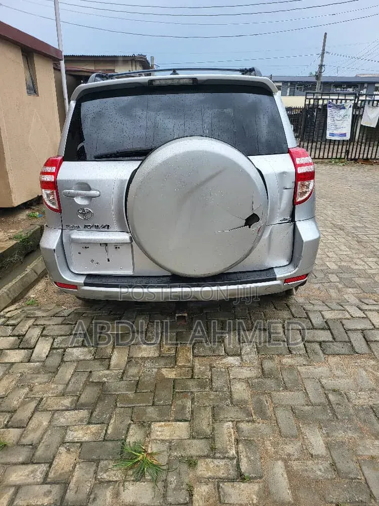 Toyota RAV4 2009 Silver