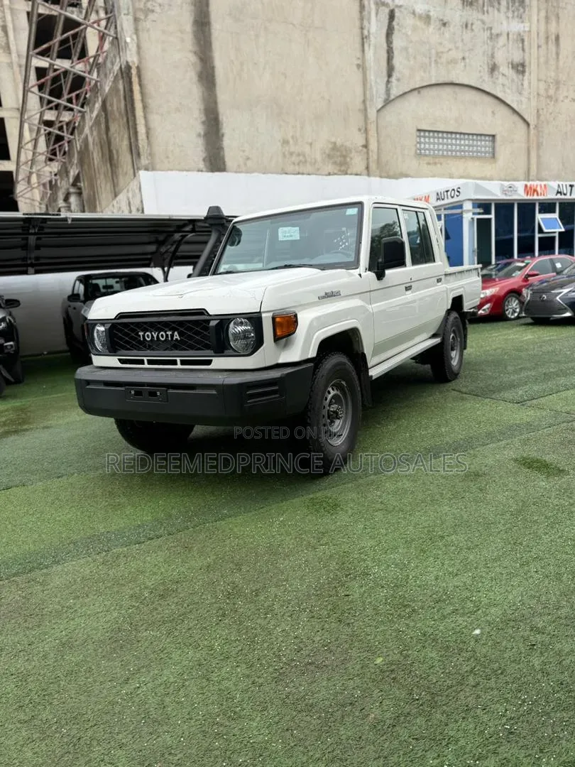 New Toyota Hilux 2025 White