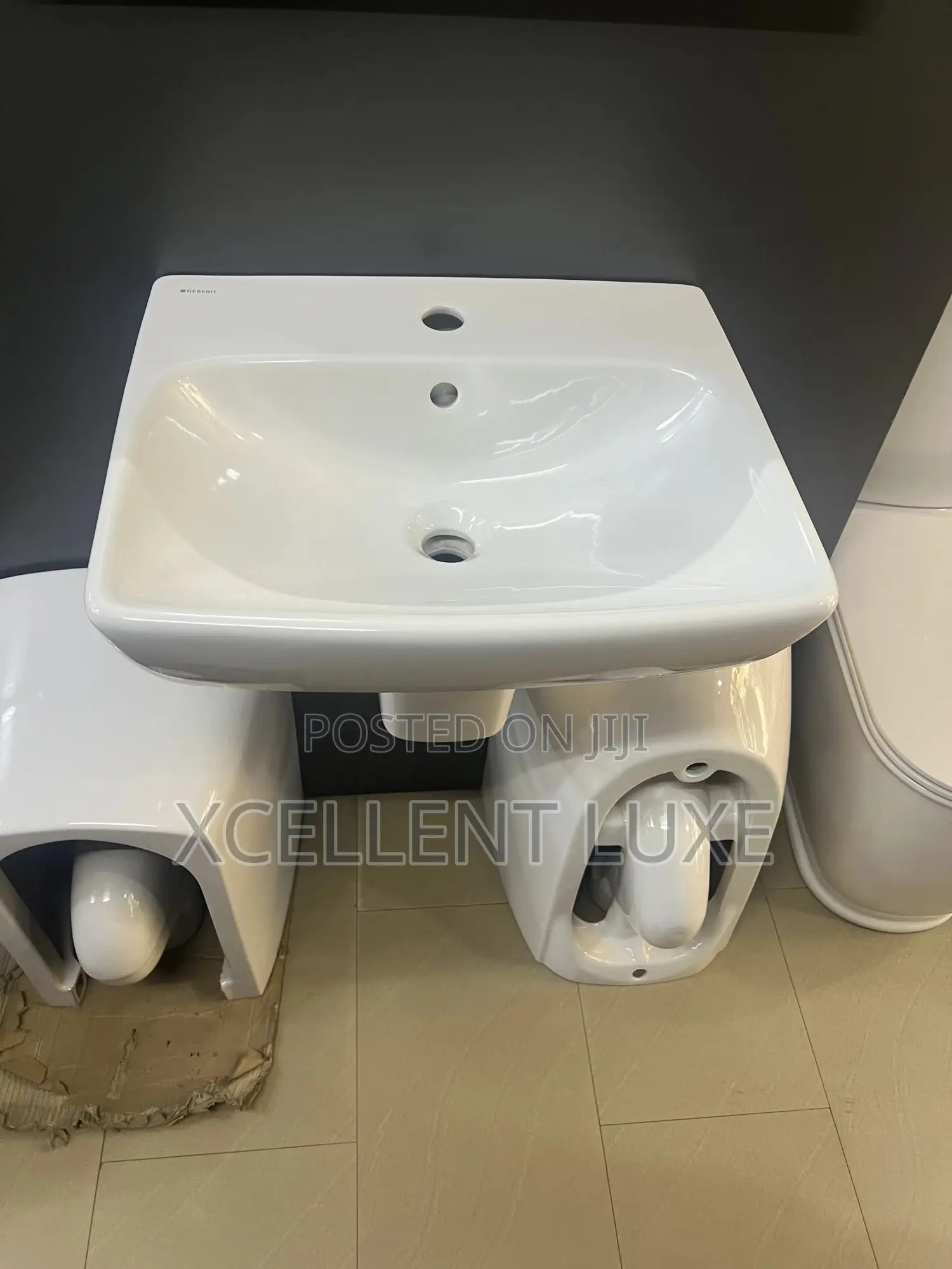 Geberit Wall Hung Wash Hand Basin With Suspended Pedestal