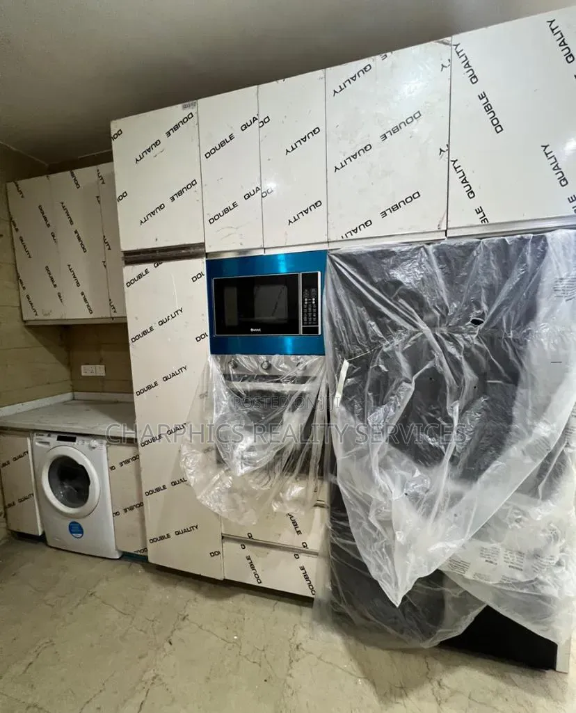 3bdrm Apartment in Adeola Odeku for rent