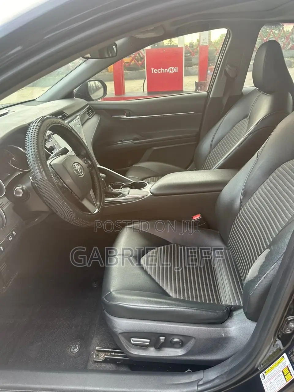 Toyota Camry SE (2.5L 4cyl 8A) 2019 Black
