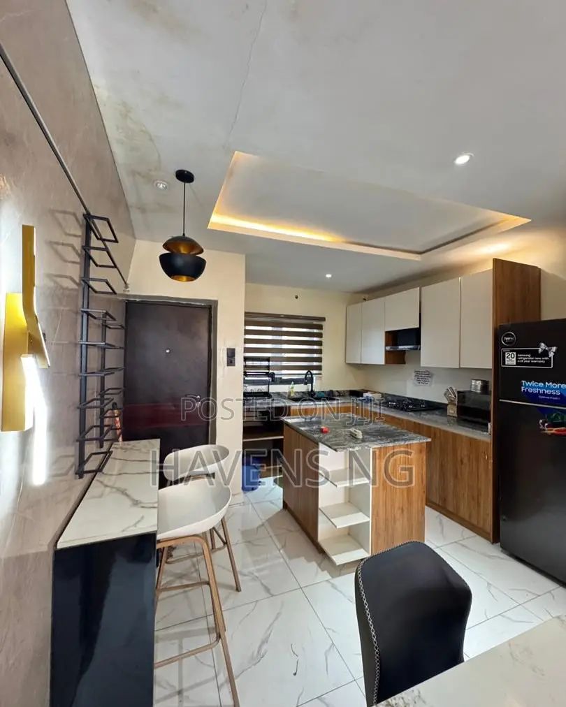Furnished 3bdrm Apartment in Adeniran Ogunsanya for sale