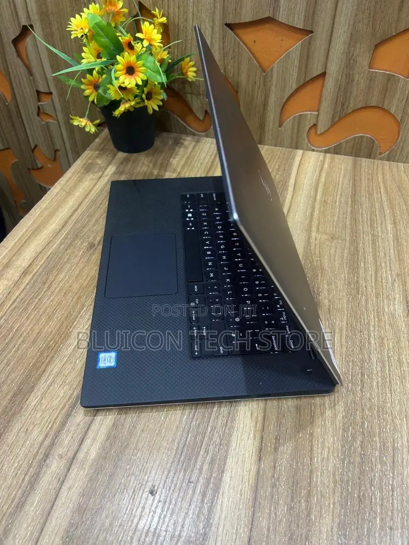Laptop Dell XPS 15 9560 16GB Intel Core i7 SSD 512GB