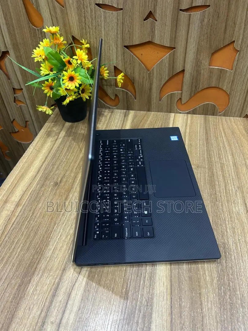 Laptop Dell XPS 15 9560 16GB Intel Core i7 SSD 512GB