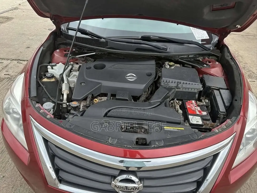 Nissan Altima 2015 Red