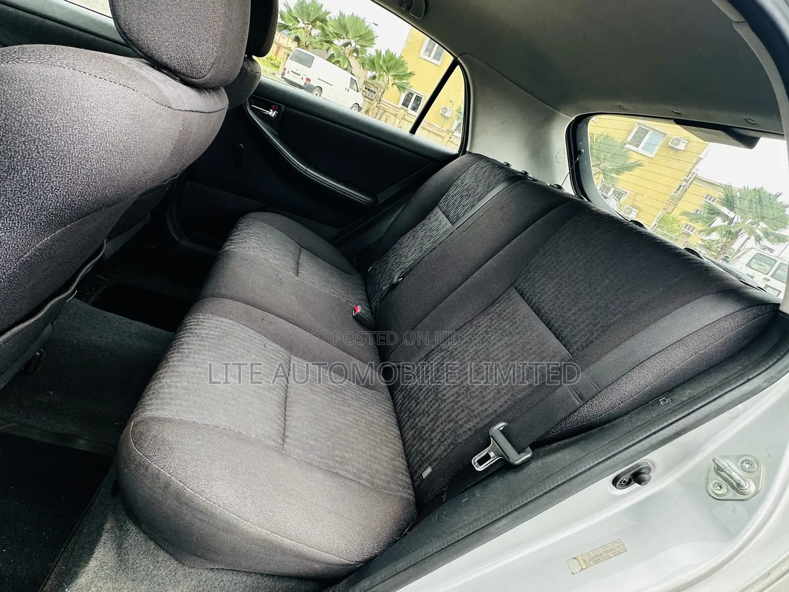 Toyota Corolla Liftback 2004 Silver