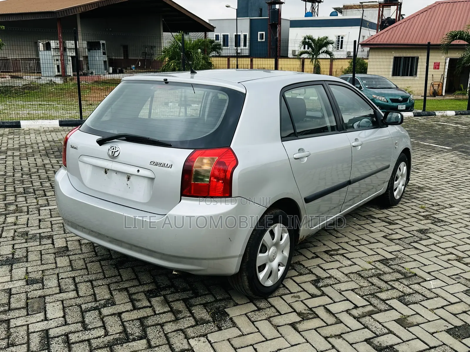 Toyota Corolla Liftback 2004 Silver
