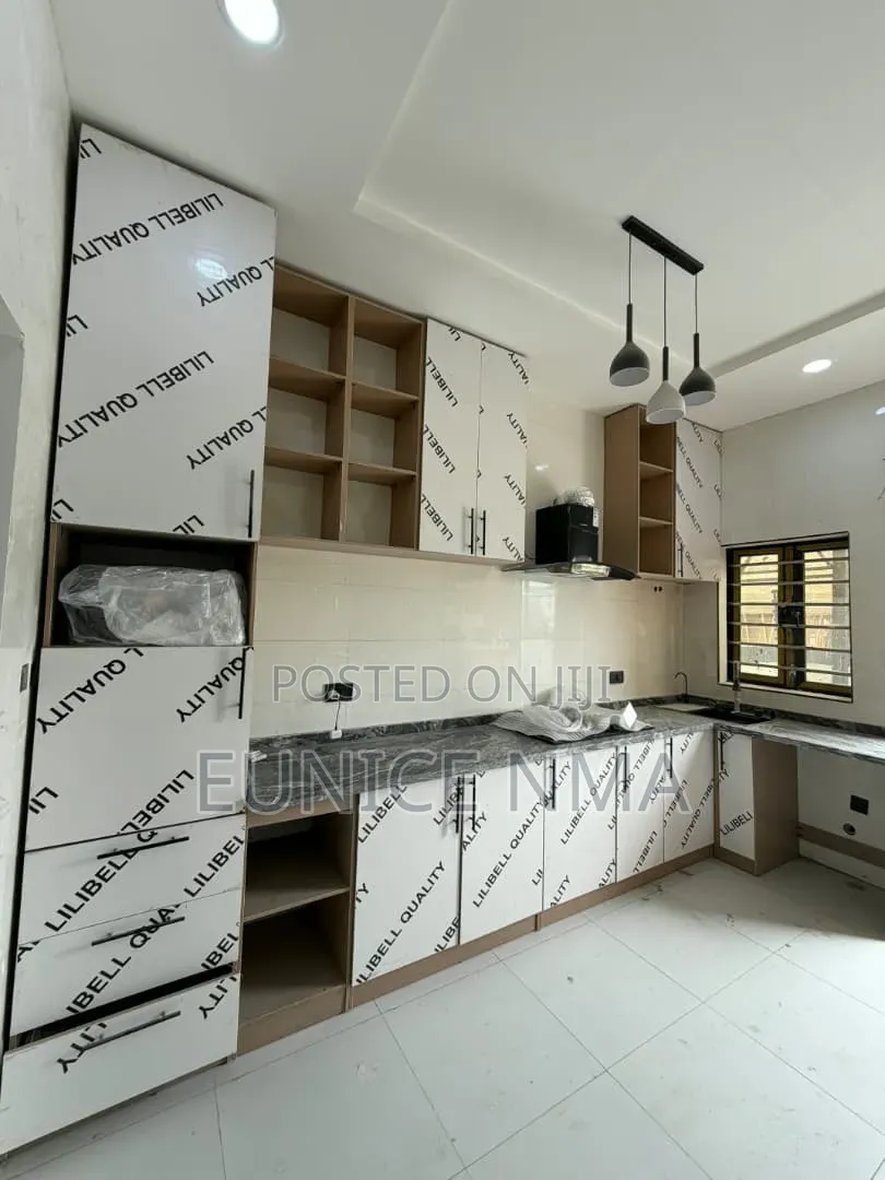 4bdrm Duplex in Alasia, Ajah for sale