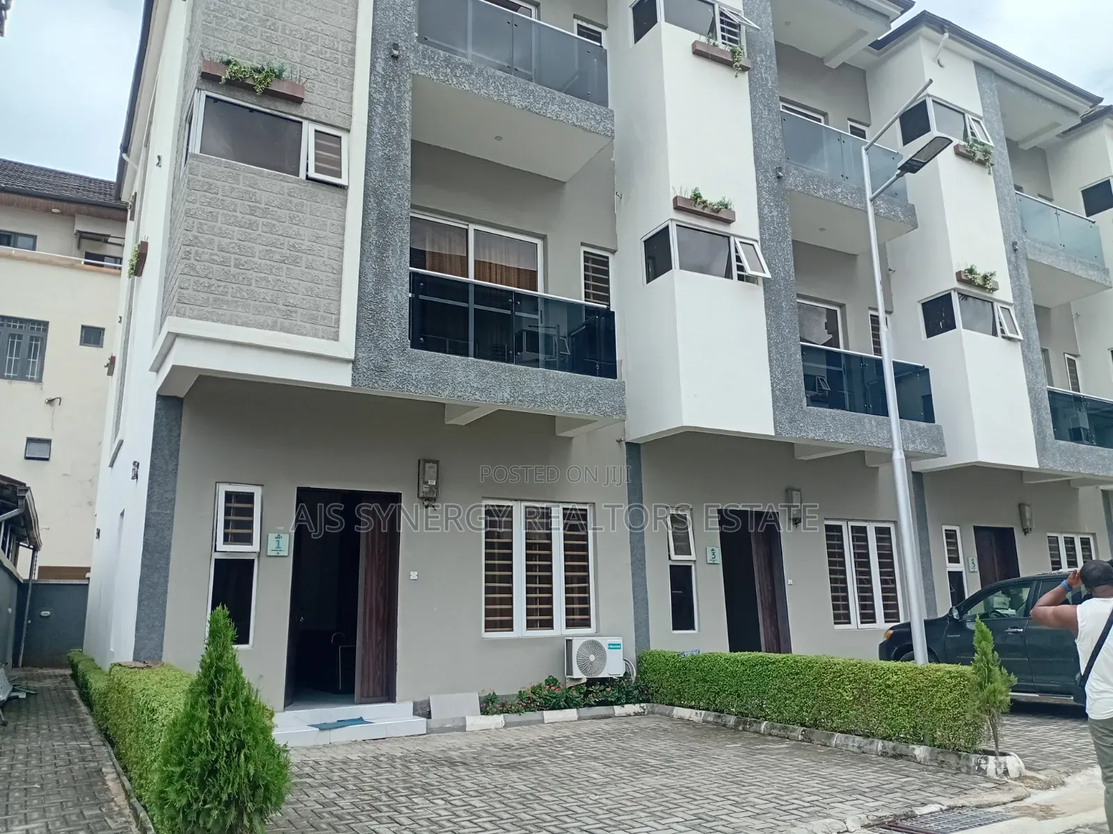 Furnished 4bdrm Apartment in Ilasan, Ikate for sale