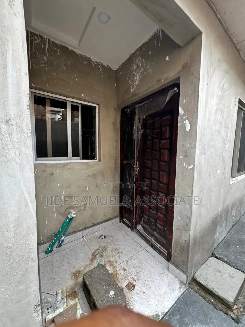 Mini Flat in Ayobo for rent