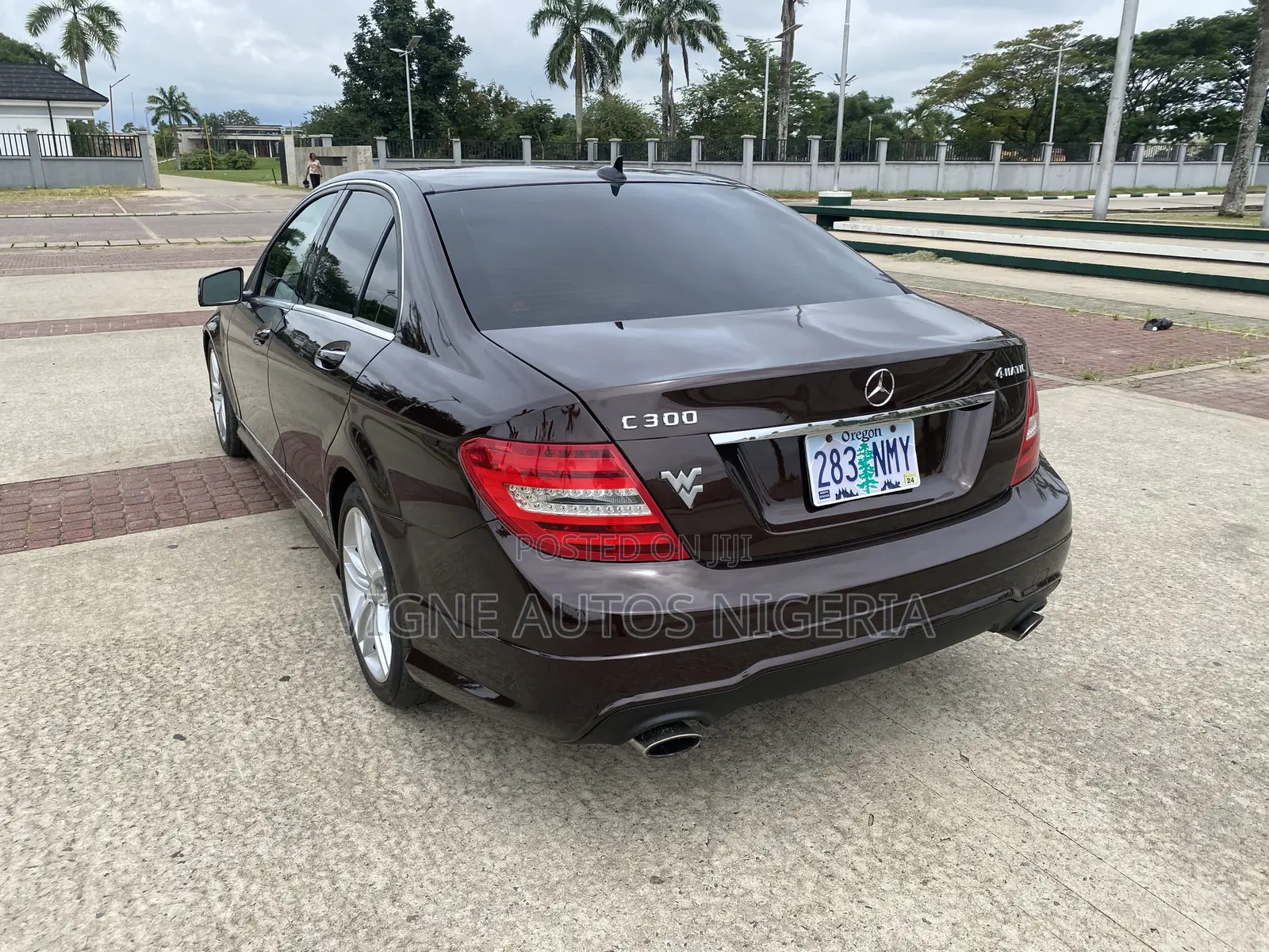 Mercedes-Benz C300 Sport 4Matic Sedan AWD (3.0L 6cyl 7A) 2012 Maroon