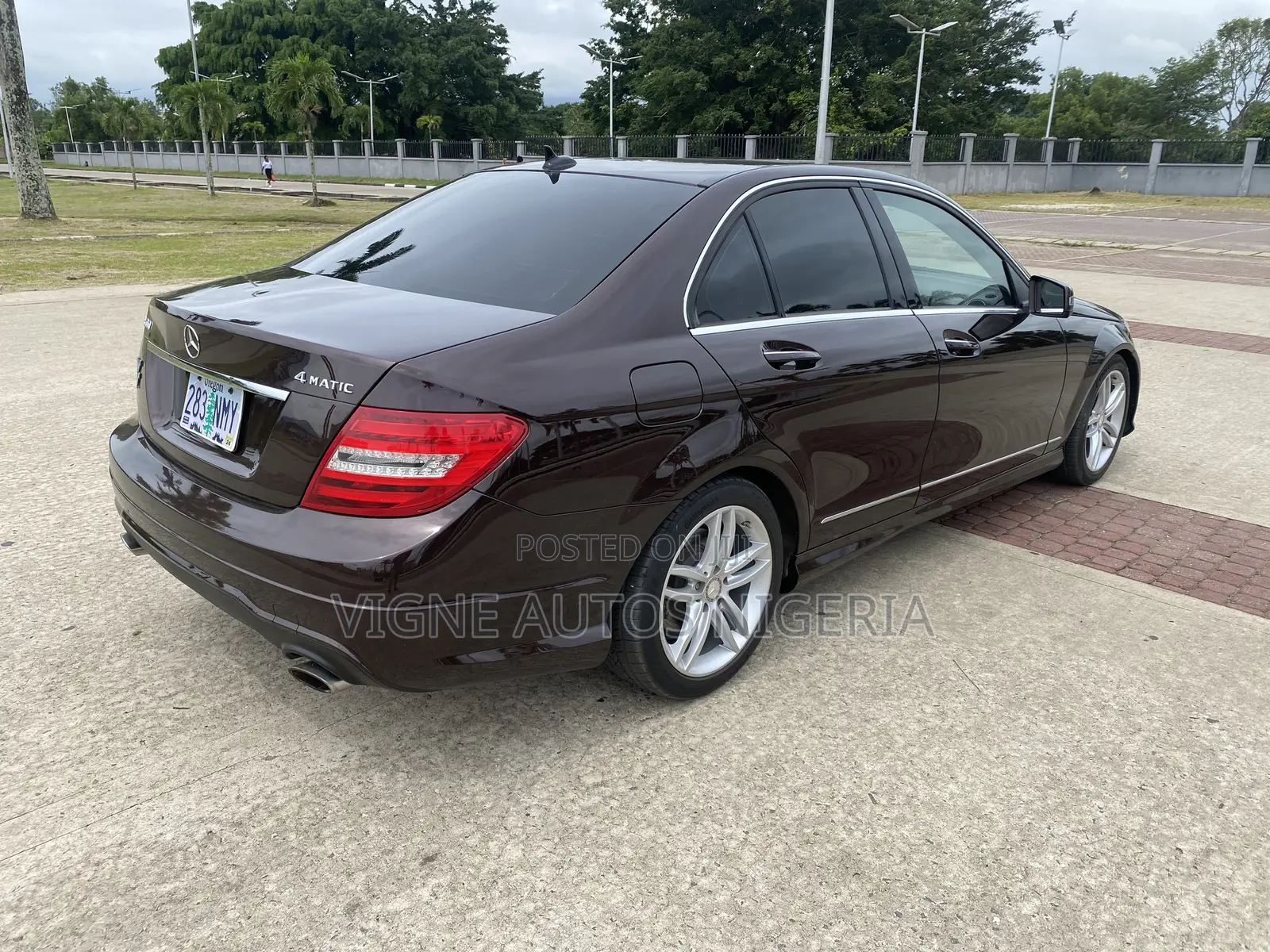 Mercedes-Benz C300 Sport 4Matic Sedan AWD (3.0L 6cyl 7A) 2012 Maroon