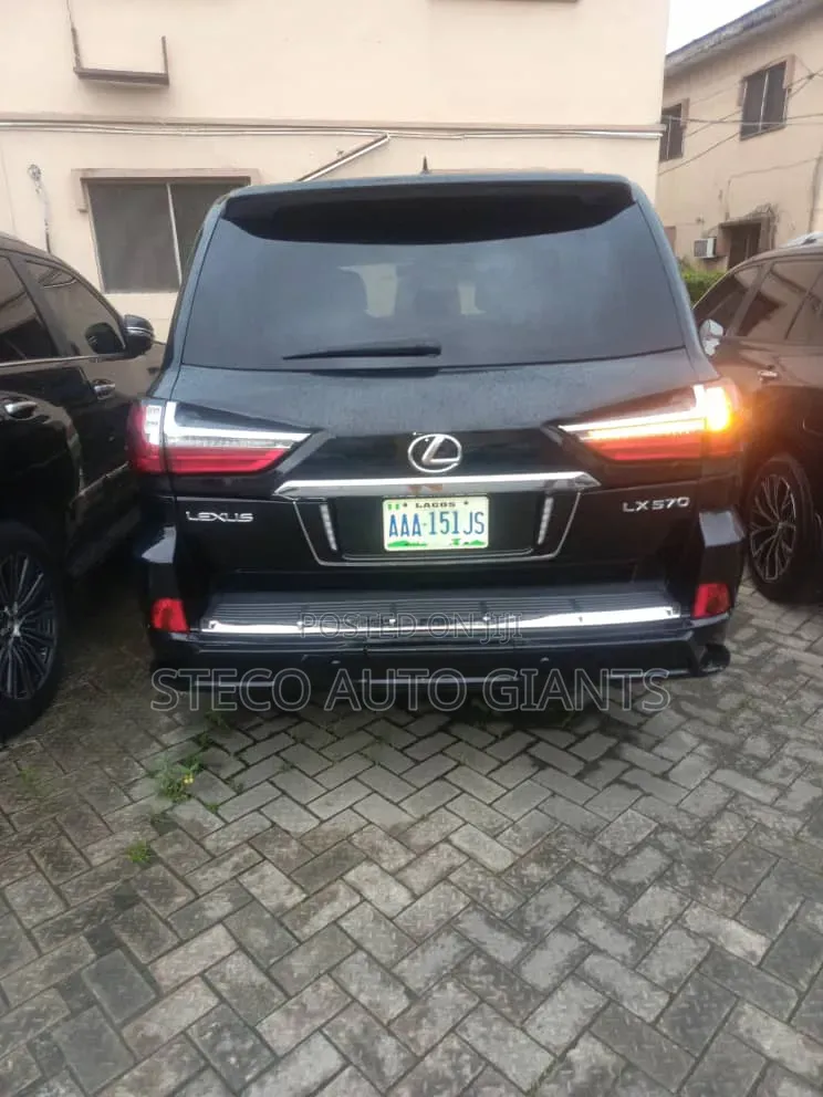 Lexus IS 2020 Black