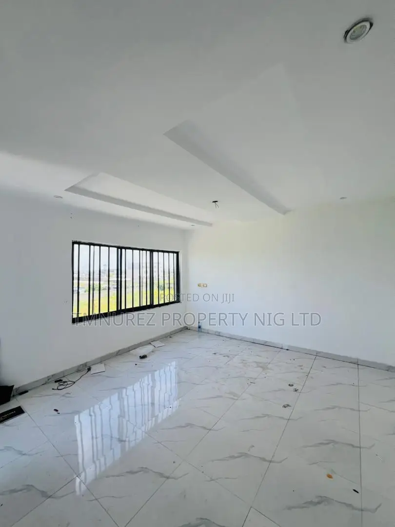 4bdrm Duplex in Inside An Estate, Chevron for rent