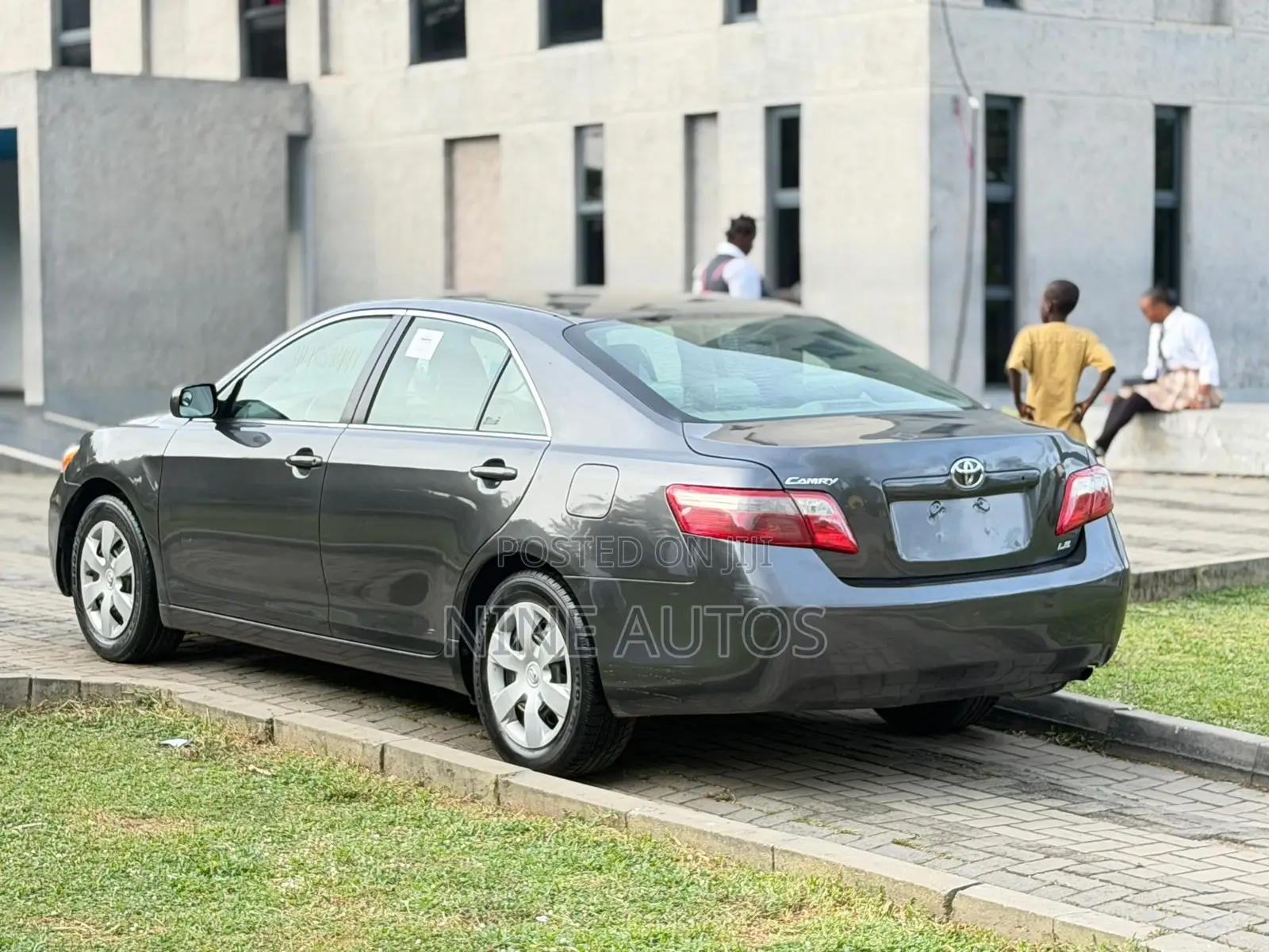 Toyota Camry LE 4dr Sedan (2.4L 4cyl 5A) 2009 Gray