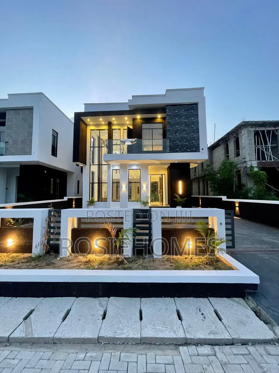5bdrm Duplex in Lekki Country Home for sale