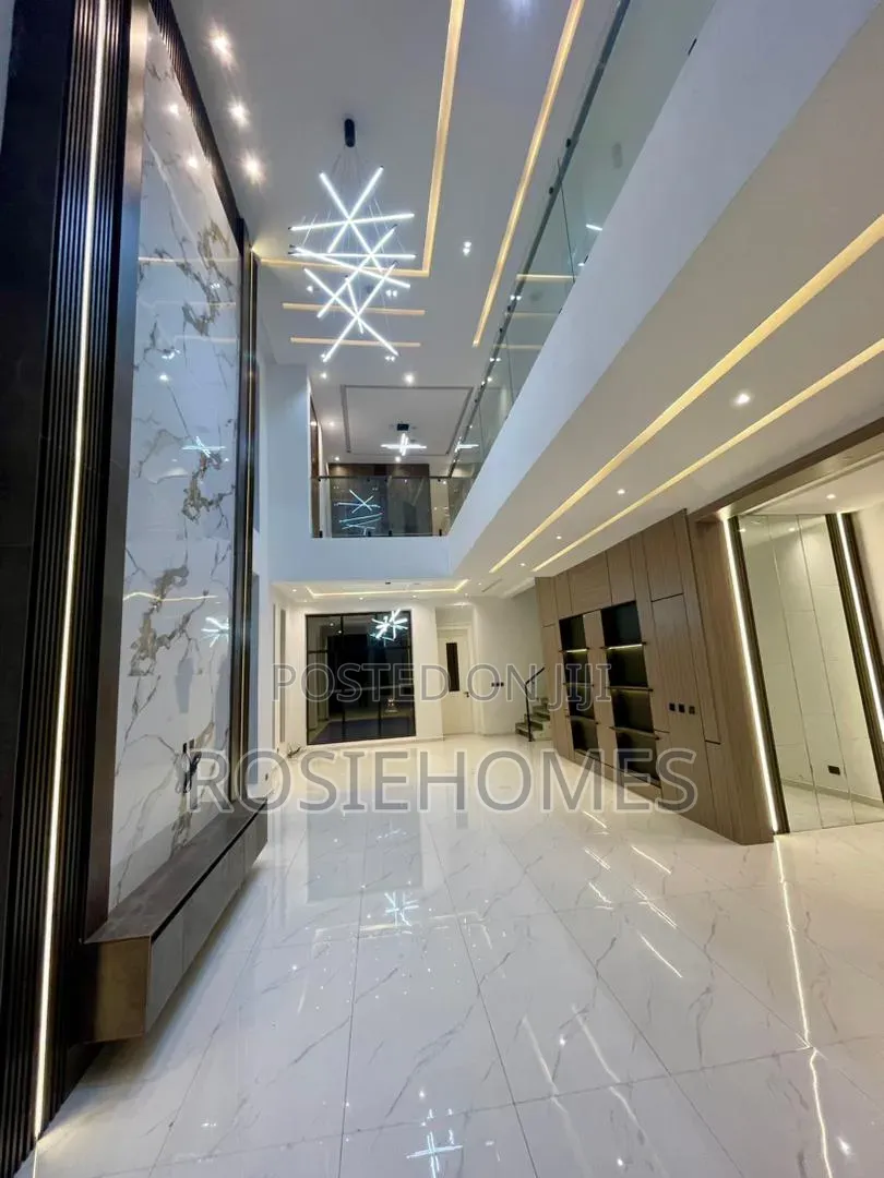 5bdrm Duplex in Lekki Country Home for sale