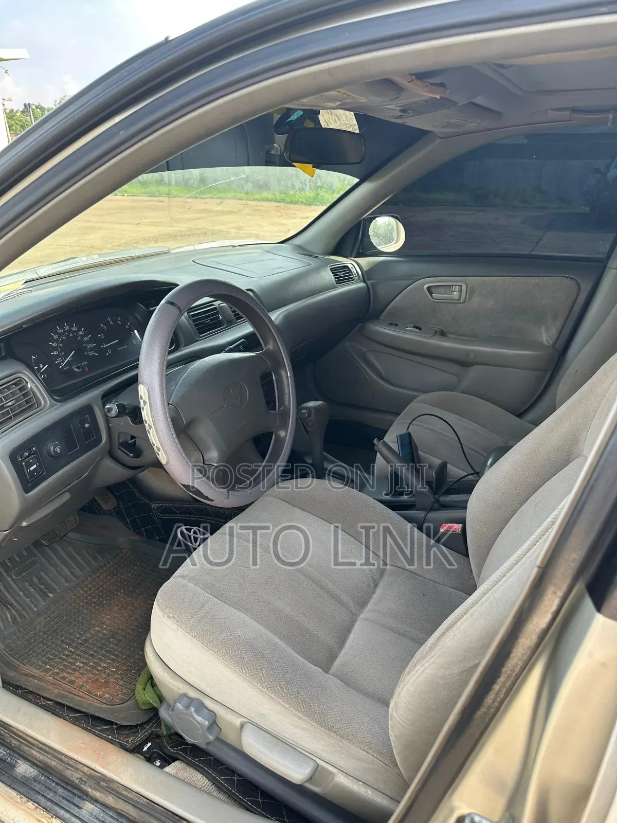 Toyota Camry LE 4dr Sedan (2.2L 4cyl 4A) 2001 Silver