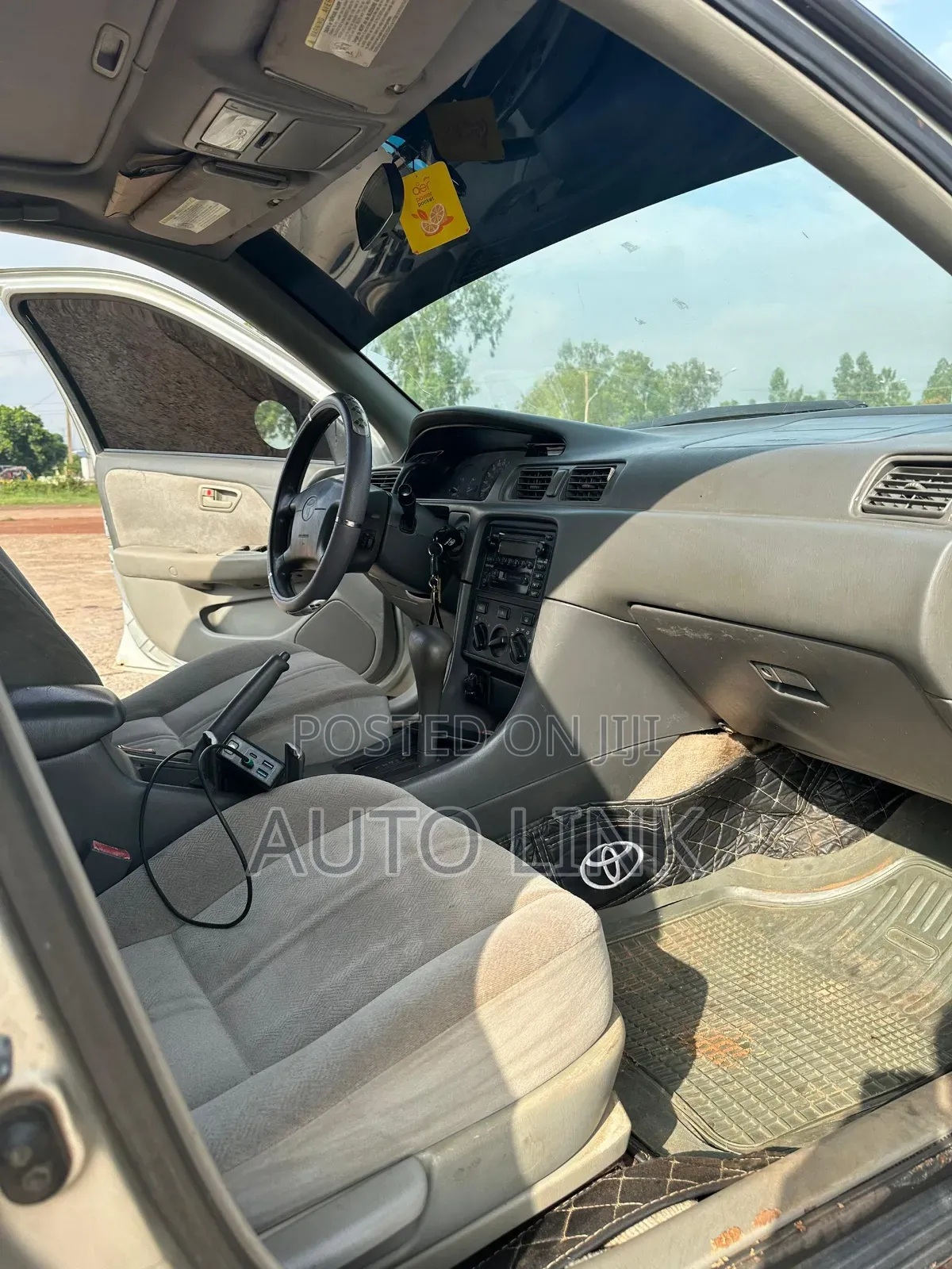 Toyota Camry LE 4dr Sedan (2.2L 4cyl 4A) 2001 Silver